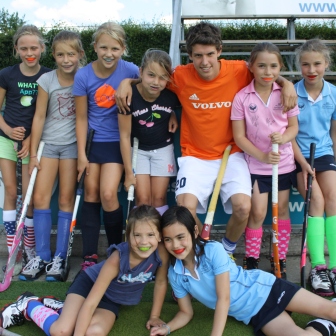 Clinic Tophockeyer tijden hockeykamp of hockeyclinic van de Nationale Sportkampen: Hockeykampen, tophockeykampen, mei, zomer, herfstvakantie